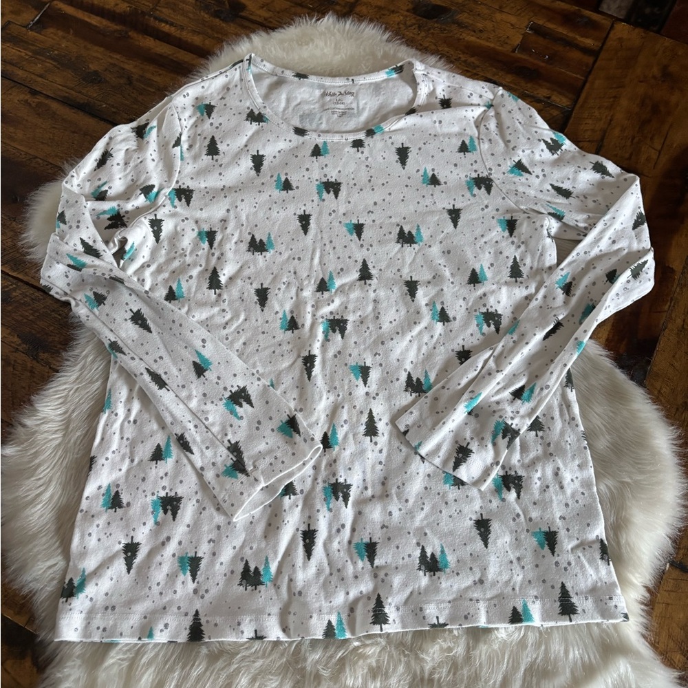 White Stag White and Black Tree Pattern Top